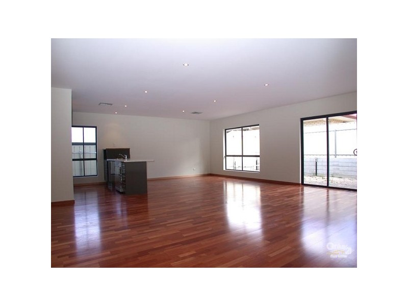 16 Nigel Lane, Hackham SA 5163