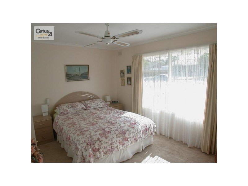 16 Eustace Crescent, Christie Downs SA 5164