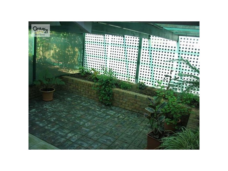 8 Bordeaux Drive, Woodcroft SA 5162