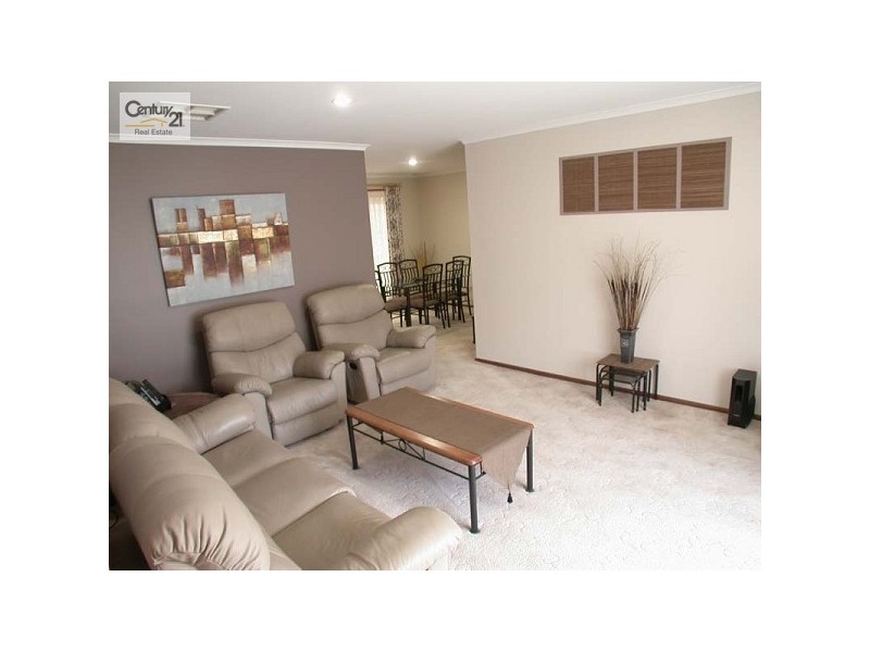 2 Douglas Fir Court, Aberfoyle Park SA 5159