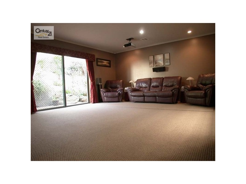 2 Douglas Fir Court, Aberfoyle Park SA 5159