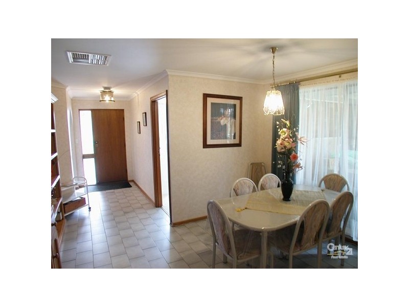 6 Gunn Close, Morphett Vale SA 5162