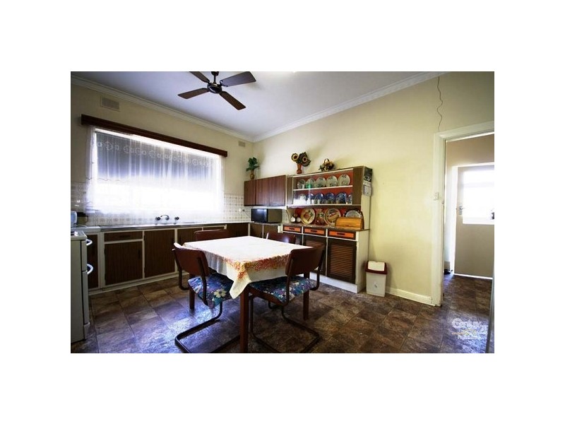 7 Golfers Avenue, Seaton SA 5023
