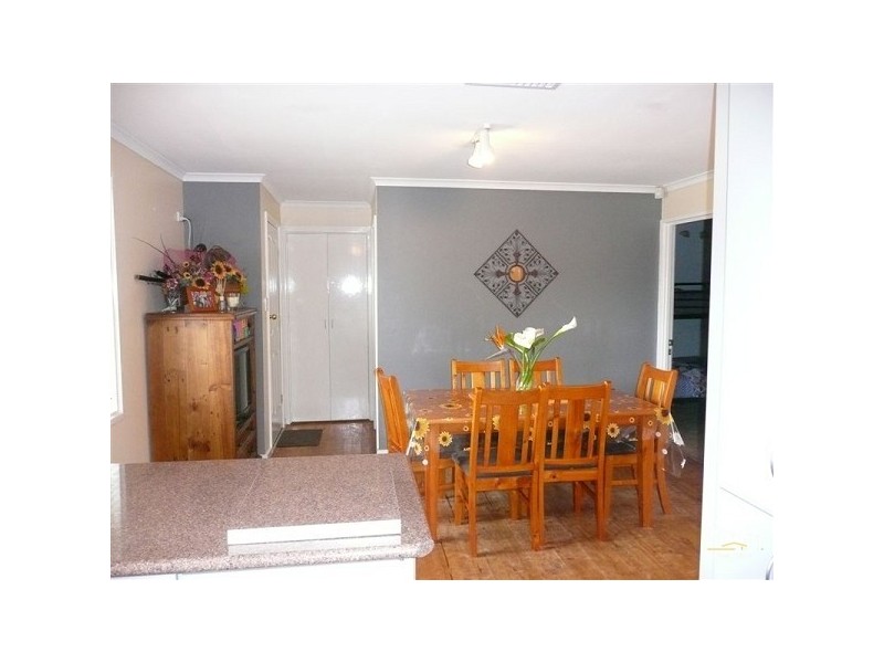 15 Lindsay Drive, Morphett Vale SA 5162