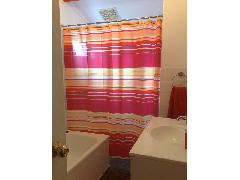 15 Lindsay Drive, Morphett Vale SA 5162