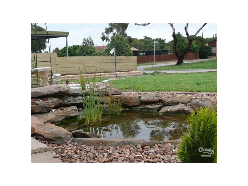 15 Lindsay Drive, Morphett Vale SA 5162