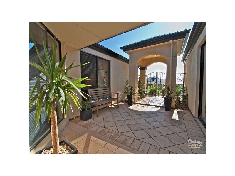 15 Stanford Glen, Seaford Rise SA 5169