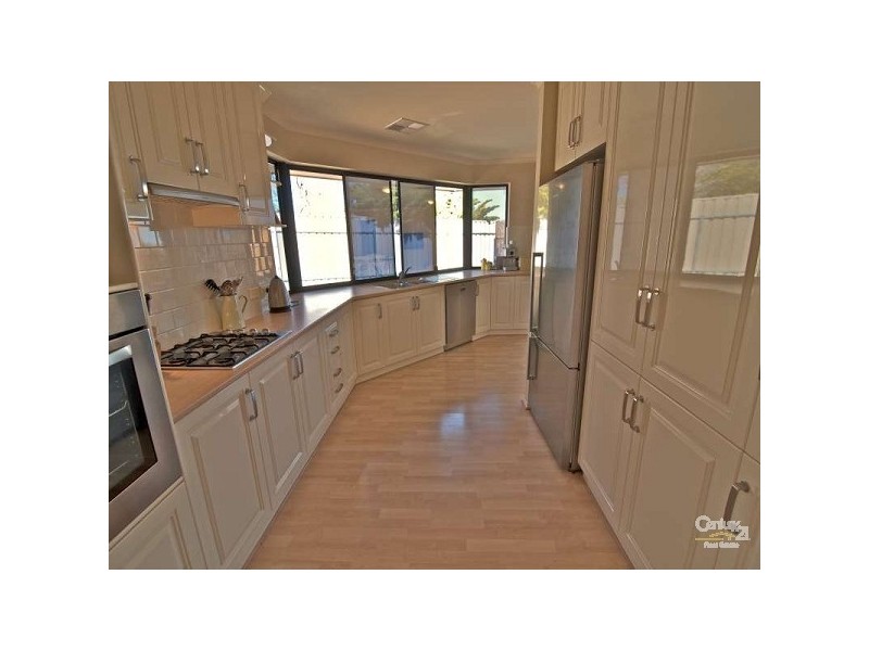 15 Stanford Glen, Seaford Rise SA 5169