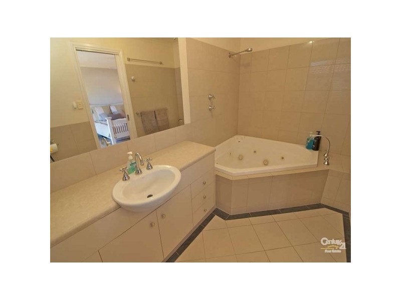 15 Stanford Glen, Seaford Rise SA 5169