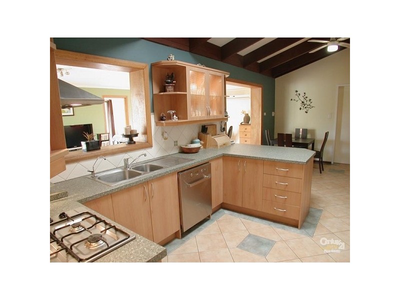 6 Robbie Drive, Reynella East SA 5161