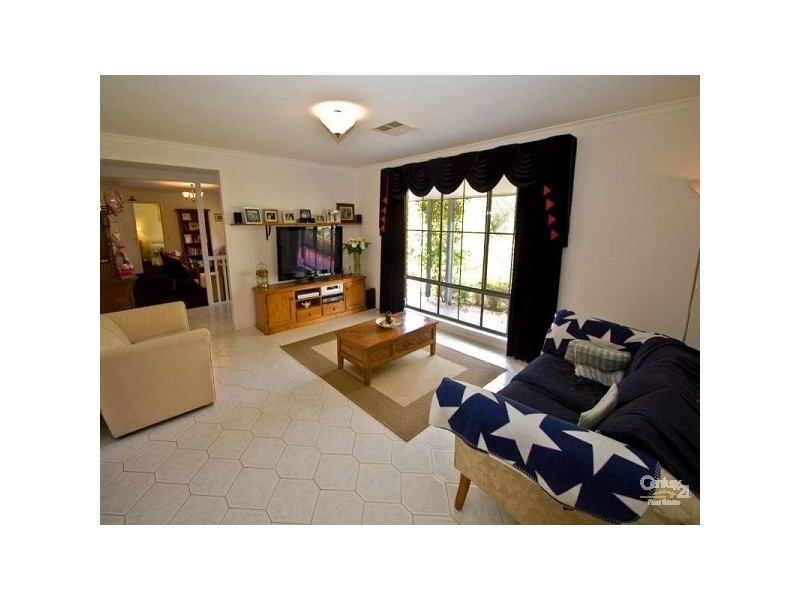 8 Elmwood Court, Onkaparinga Hills SA 5163