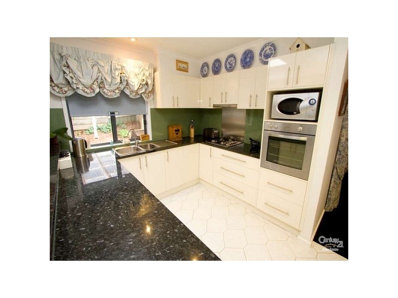 8 Elmwood Court, Onkaparinga Hills SA 5163