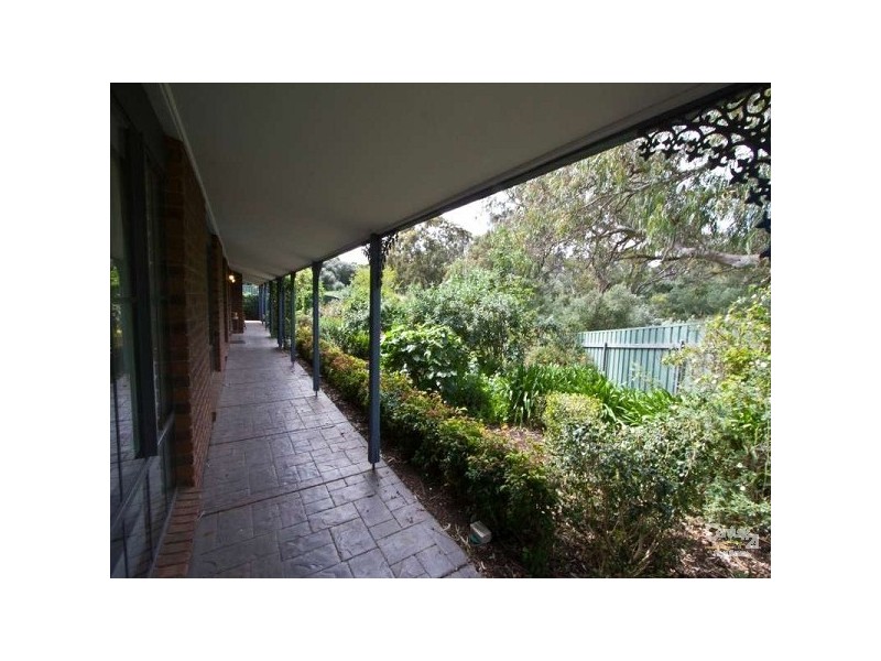 8 Elmwood Court, Onkaparinga Hills SA 5163