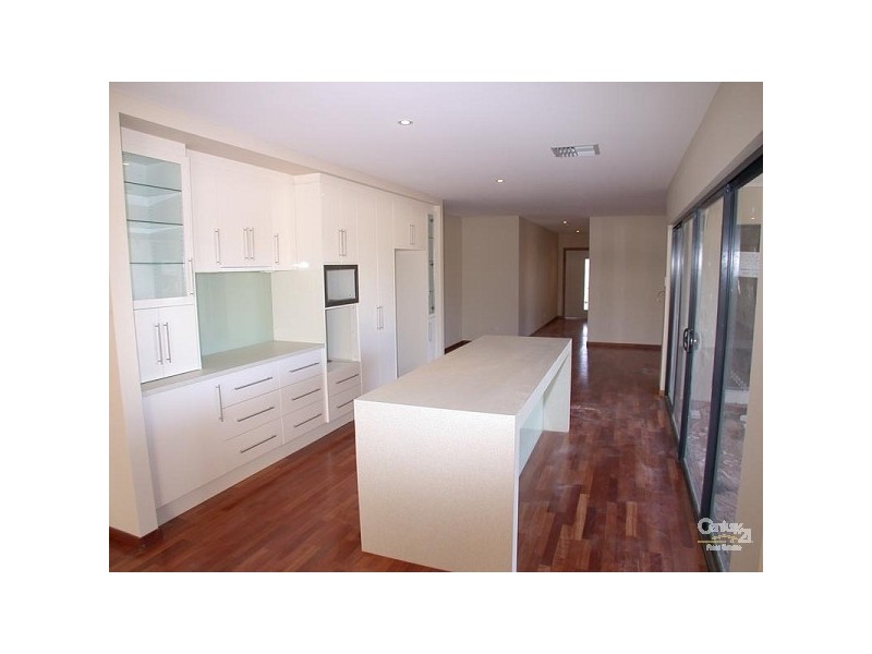 15 Lance Avenue, Hackham SA 5163