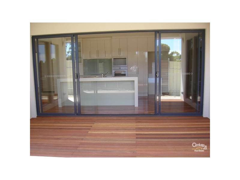 15 Lance Avenue, Hackham SA 5163