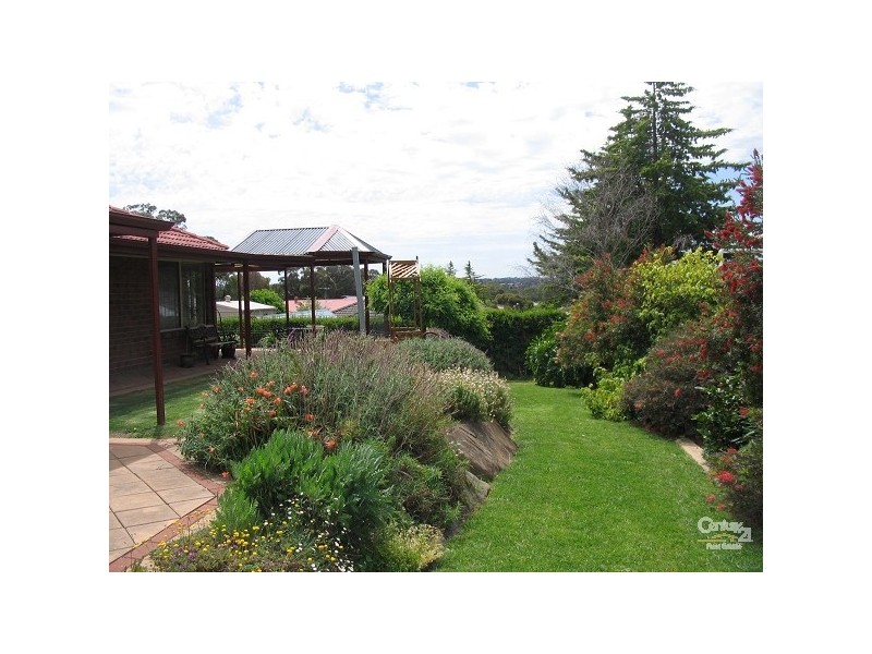 64 Dorrien Avenue, Woodcroft SA 5162