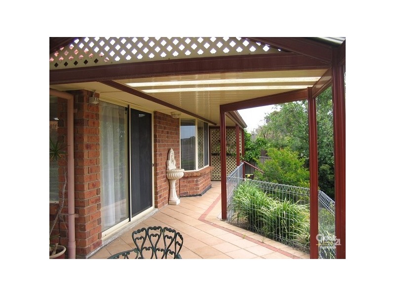 64 Dorrien Avenue, Woodcroft SA 5162