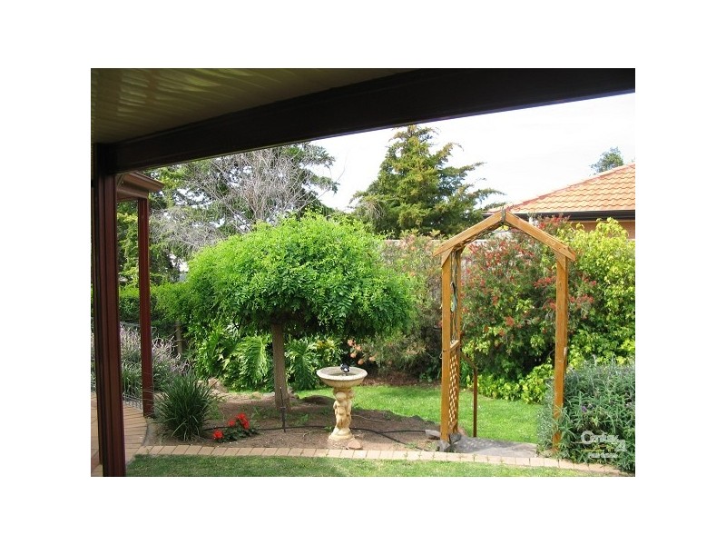 64 Dorrien Avenue, Woodcroft SA 5162