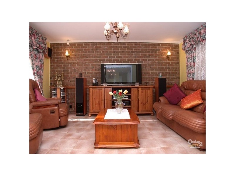 17 Greenfield Rise, Aberfoyle Park SA 5159