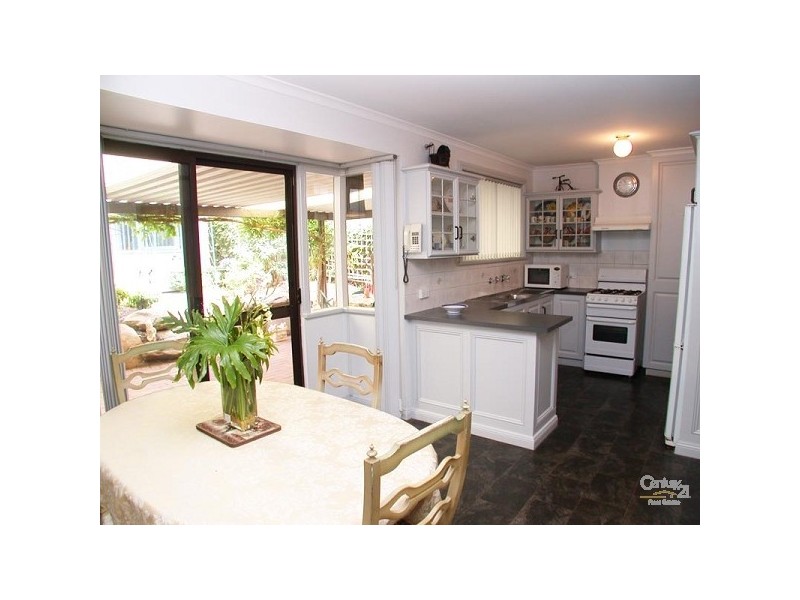 8 Bayton Road, Huntfield Heights SA 5163