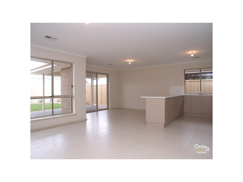 8 Seagull Street, Aldinga Beach SA 5173