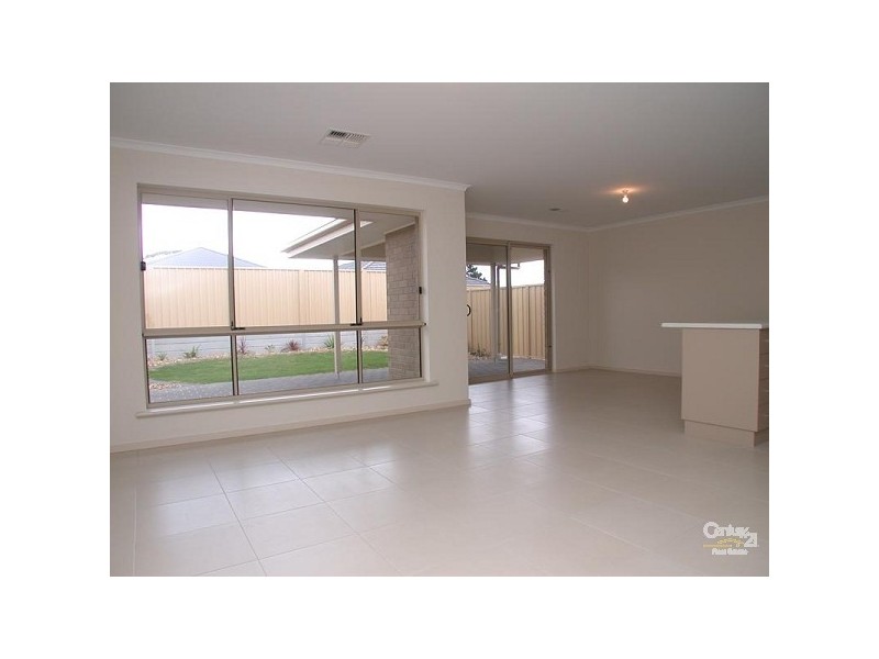 8 Seagull Street, Aldinga Beach SA 5173