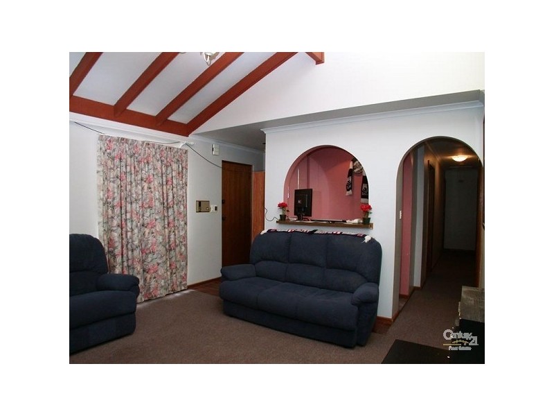 3 Kingsbridge Drive, Morphett Vale SA 5162