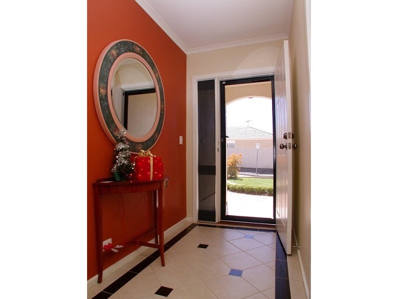 4 Autumn Court, Woodcroft SA 5162