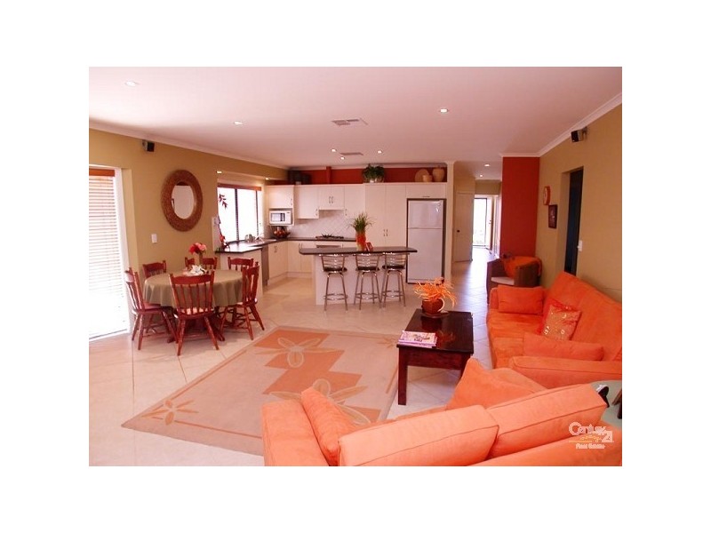 4 Autumn Court, Woodcroft SA 5162