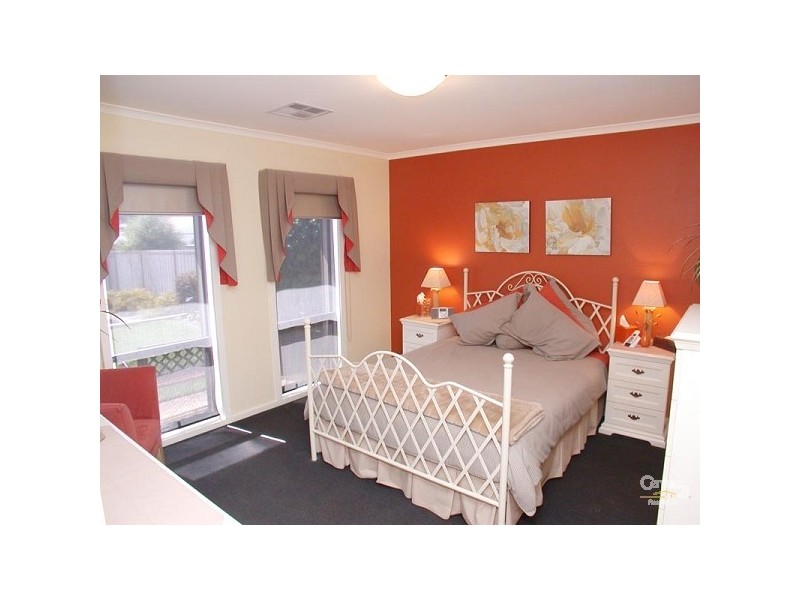 4 Autumn Court, Woodcroft SA 5162