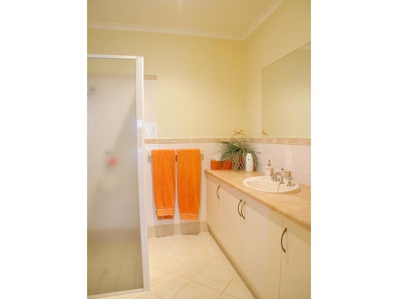 4 Autumn Court, Woodcroft SA 5162