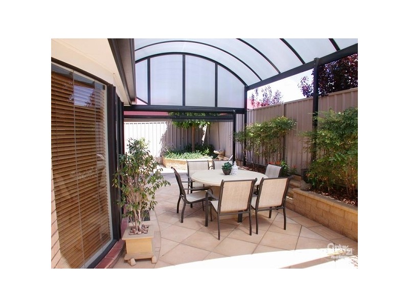 4 Autumn Court, Woodcroft SA 5162