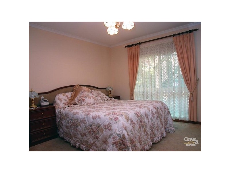 19 Coonawarra Close, Woodcroft SA 5162