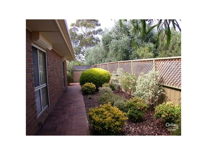 19 Coonawarra Close, Woodcroft SA 5162