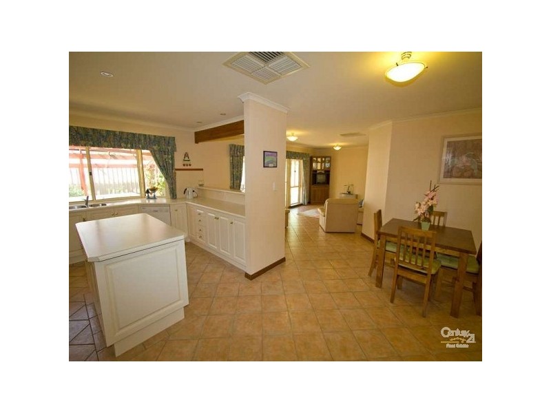 51 Dorrien Avenue, Woodcroft SA 5162