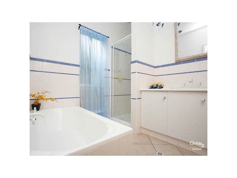 1 Sunderland Crescent, Seaford SA 5169