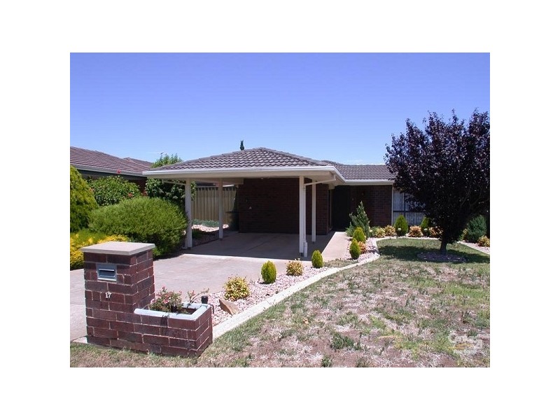 17 Coonawarra Close, Woodcroft SA 5162