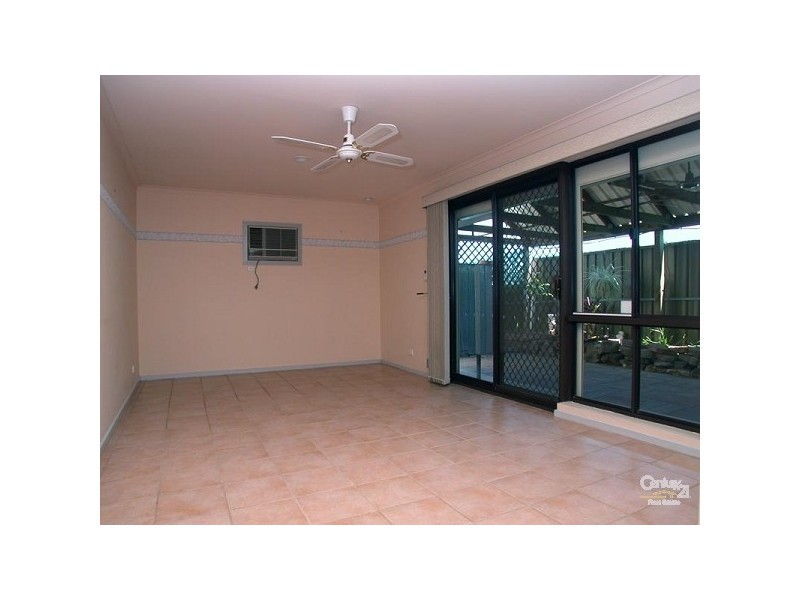 17 Coonawarra Close, Woodcroft SA 5162
