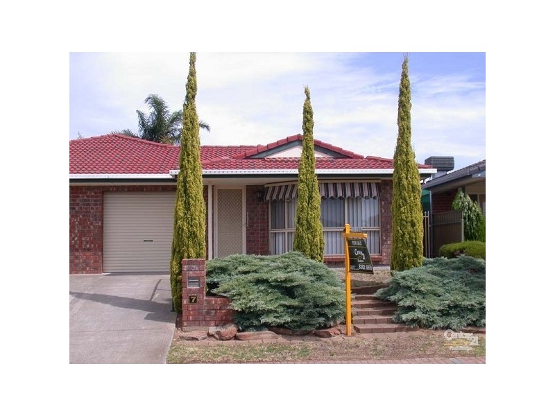 7 Champagne Cres, Woodcroft SA 5162