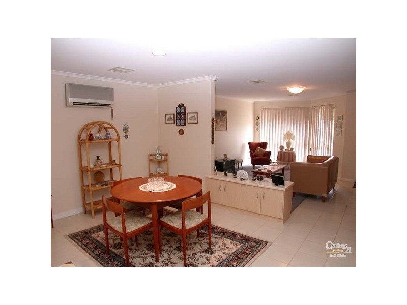 7 Champagne Cres, Woodcroft SA 5162