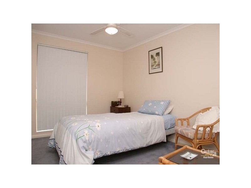 7 Champagne Cres, Woodcroft SA 5162