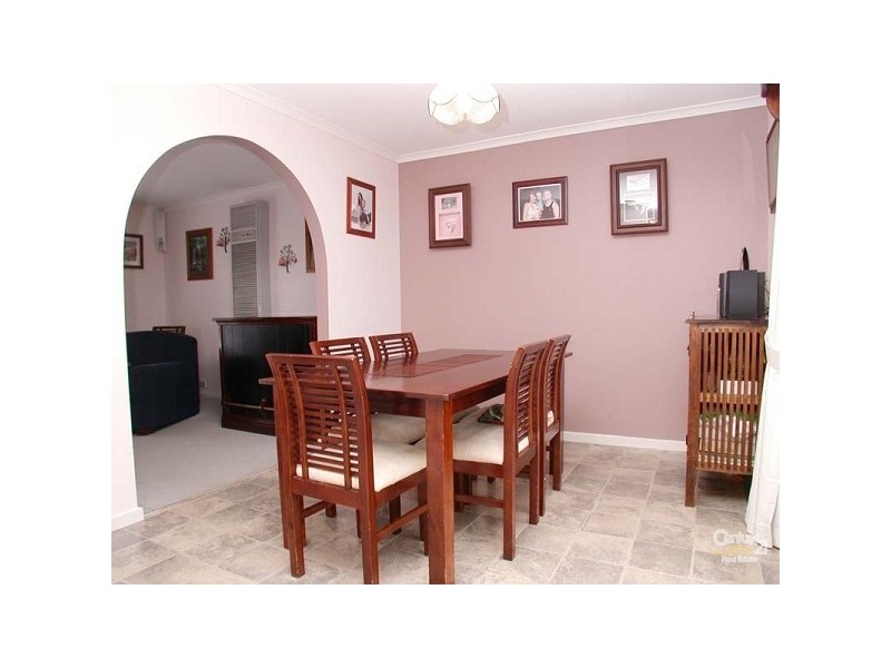 18 Oakridge Rise, Huntfield Heights SA 5163