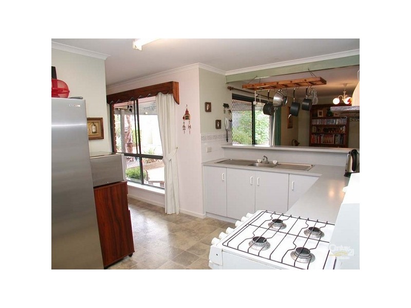 18 Oakridge Rise, Huntfield Heights SA 5163