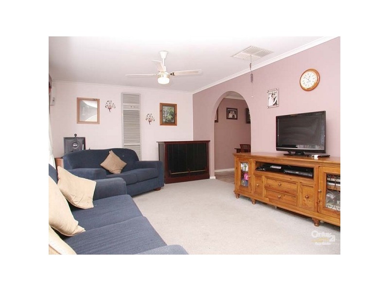 18 Oakridge Rise, Huntfield Heights SA 5163