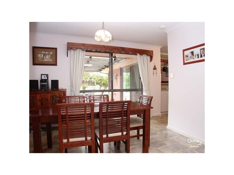 18 Oakridge Rise, Huntfield Heights SA 5163