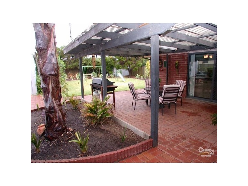 18 Oakridge Rise, Huntfield Heights SA 5163