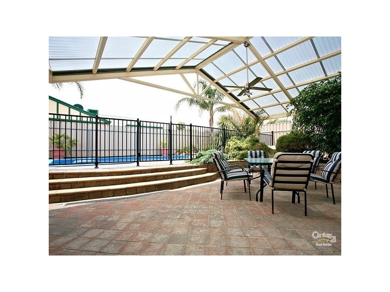 75 Warburton Drive, Woodcroft SA 5162