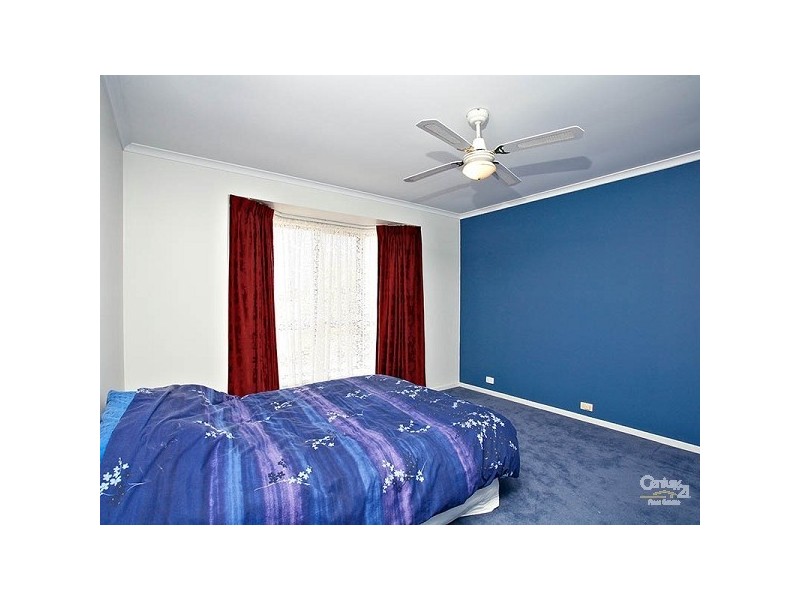 75 Warburton Drive, Woodcroft SA 5162