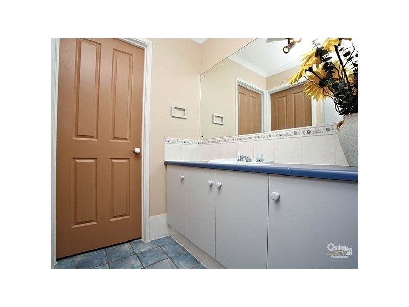 75 Warburton Drive, Woodcroft SA 5162