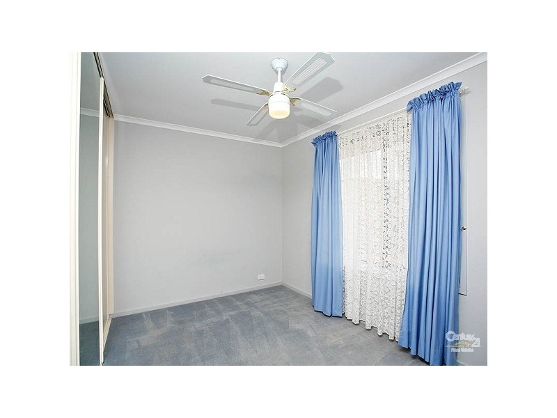 75 Warburton Drive, Woodcroft SA 5162